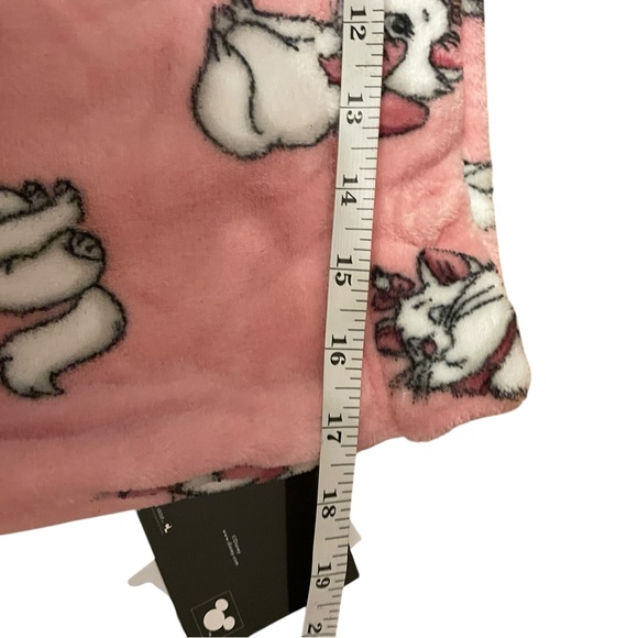 Disney Pink Fleece sleep shorts with Marie Design Sz xl 17” waist - Picture 3 of 5